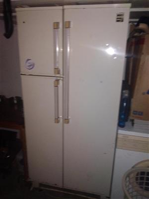 upright fridge freezer
