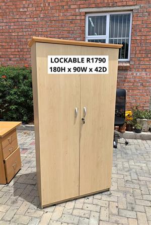 LOCKABLE OFFICE FILING STORAGE CUPBOARD