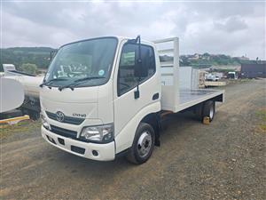 2017- TOYOTA DYNA 4093 FLATDECK BODY TRUCK- T822 / T823