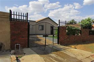 Lovely 3 Bedroom house for sale in Lotus Gardens, Pretoria West