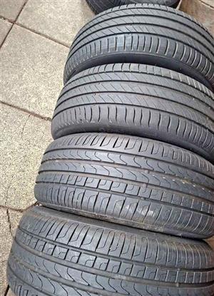 4 X 215/55/17 Pirelli SUV tyres with sufficient thread for sell 
