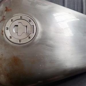 Suzuki marauder v800 2004 fuel tank with key 