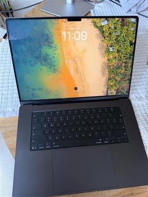 Macbook Pro M5 16 inch Certified Pre-Owned