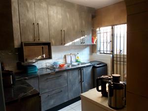 Spacious 3 bedroom apartment for sale in Rosettenville