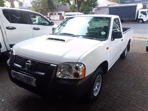 2014 NISSAN NP300 HARDBODY YD2.5  MANUAL/DIESEL  WHITE COLOR/SINGLE-CAB  