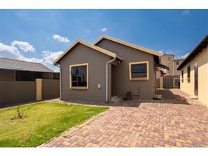 3 Bedroom House to Rent in Fleurhof Randburg