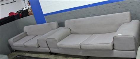 2 PIECE CREAM LOUNGE SUITE S064928A