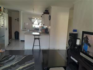 Stylish 2-Bedroom Townhouse!