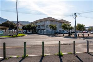 Apartment For Sale in Fish Hoek