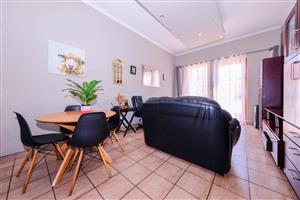 Townhouse Rental Monthly in Saxonwold