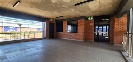 Office Rental Monthly in Glen Marais