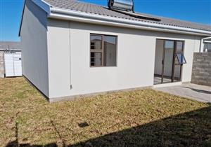 Spacious 2 Bedroom Townhouse for Rent in Gonubie