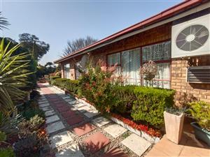 MASSIVE TOWNHOUSE - Perfect Price!