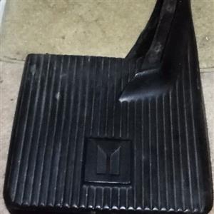 Isuzu old model, flap