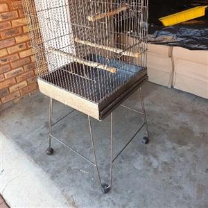Parrot/Bird Cage. Very good condition. 