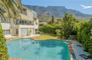 House For Sale in Vredehoek