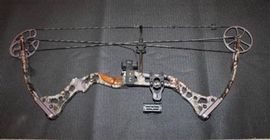 Ross CR331 70lb compound bow (left handed) with arrows and bath