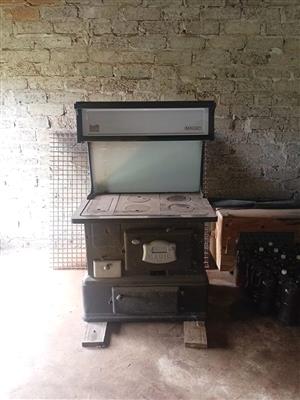 Coal Stove - Magic 81S (Black & White)