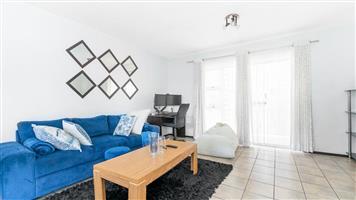 Modern Elegance Meets Convenience: Stylish 2 Bed, 1 Bath First Floor Unit in Prime Bardene, Boksburg
