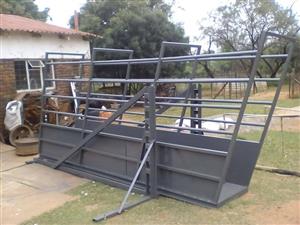Cattle loading ramps
