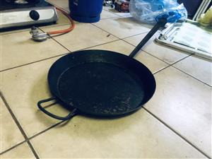 CAST IRON FRYING PAN FOR GASSTOVE OR FIRE