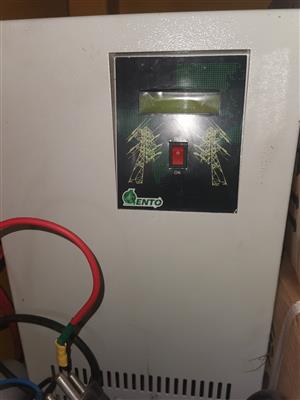 1 x 48v lento 5kva inverter + 4x 210AH Catterpillar batteries. System hardly used and in storage. Moving abroad   Batteries alone worth 32k