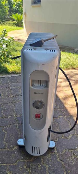 2 Working Oil Heaters