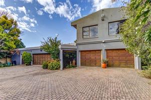 House For Sale in Birchleigh