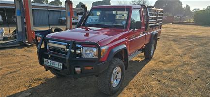 TOYOTA LAND CRUISER