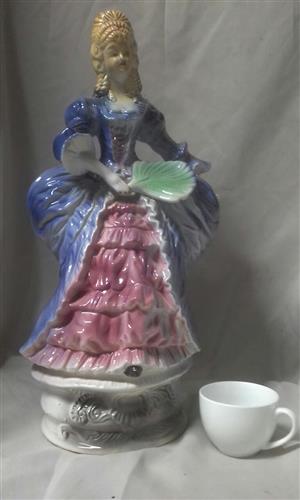 Porcelain figurines male and female / Fruit bowl & Cookie jar for sale  Roodeplaat