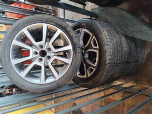 JEEP 18 inch Tyres with Rim