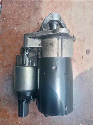 AUDI A4 B7 2.0L ALT AUTO TYPE STARTER MOTOR USED  06B 911 023 A