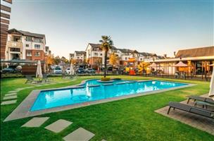 Luxurious 3-Bedroom Ground floor Apartment for Rent in Amsterdam Complex, Olivedale