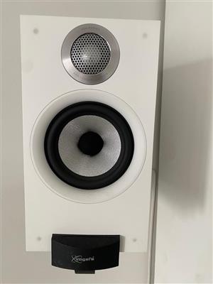 A pair of bowers and Wilkins 607 S2 speakers. (White)