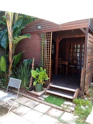 Fully furnished bachelor wooden cottage in Kloofsig Centurion.