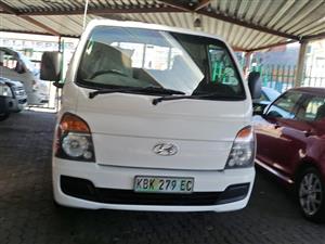 Hyundai H100 2.6ltr 2014 Manual White in colour Deseal