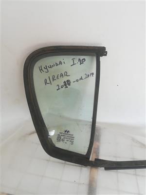 Hyundai I20. 2010 to 2014 right rear 1/4vent glass with rubber original