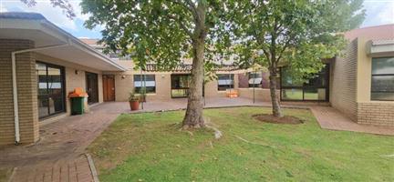 2565sqm Office building for sale in Midrand