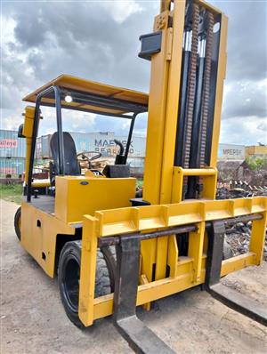 Ford 7 Ton Forlift needs rings