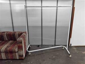 S-Bend sturdy clothing rail