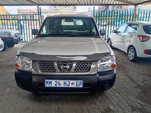 Nissan Np300 Single Cab with Canopy Manual petrol  2013 White