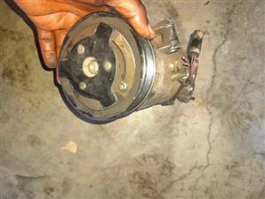 BMW N46 aircon pump available for sale in good condition working 
