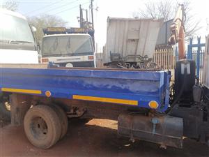 3 to 4 cube tipper bin with hydraulic cylinder for sale 