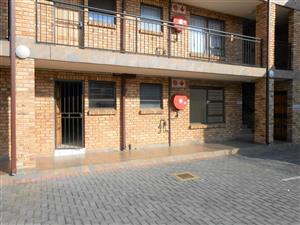 Townhouse For Sale in Alberton North
