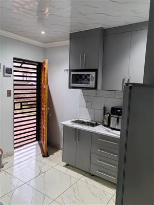 Bachelor Room to Rent