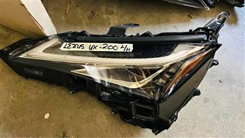 Lexus UX 200  LED headlight