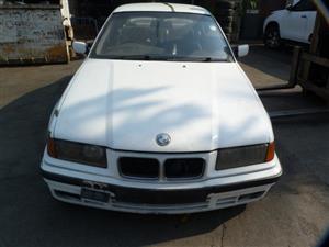 BMW 323i E36 Manual White - 1996 STRIPPING FOR SPARES