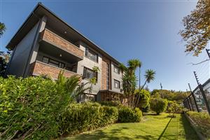 Apartment For Sale in Kenilworth