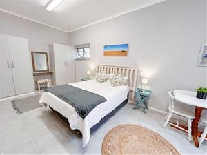 Stirling / Nahoon - Fully Furnished Apartment available