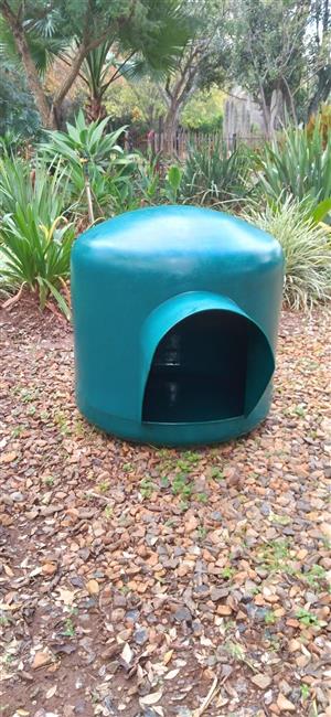 Dog Igloo kennel for sale (medium)